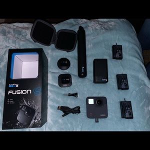 Brand New. Comes with accessories seen in pictures